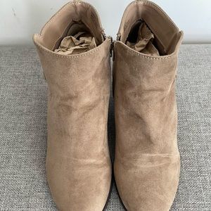 Forever 21 faux suede bootie